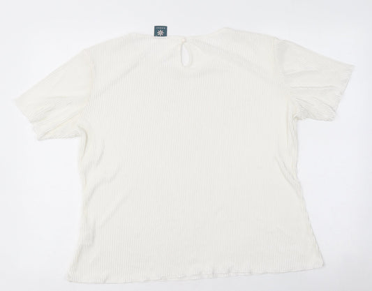 Amber Womens White Polyester Basic T-Shirt Size 14 Round Neck