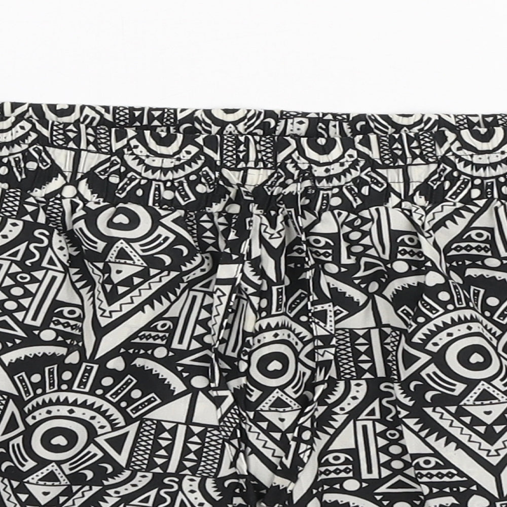 New Look Girls Black Geometric Polyester Sweat Shorts Size S L3 in Regular Drawstring