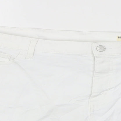 Marks and Spencer Womens White Cotton Mom Shorts Size 20 L3 in Regular Zip