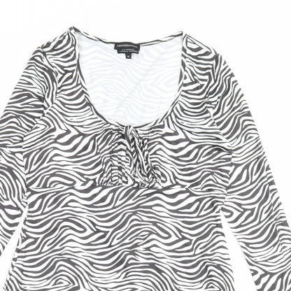 Wednesdays Girl Womens White Animal Print Polyester A-Line Size M Scoop Neck Pullover