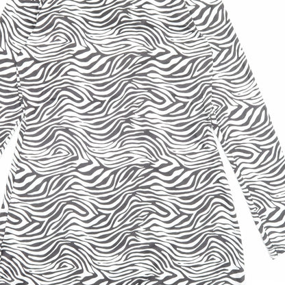 Wednesdays Girl Womens White Animal Print Polyester A-Line Size M Scoop Neck Pullover