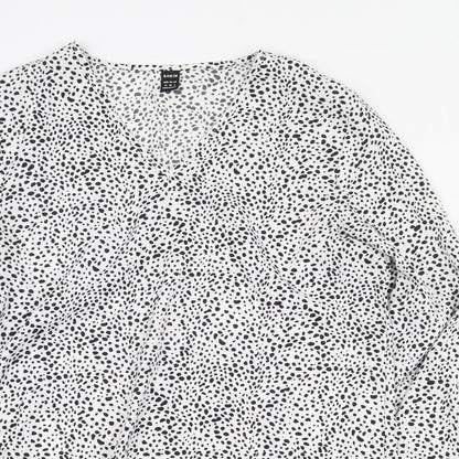 SheIn Womens White Animal Print Polyester Basic Blouse Size M V-Neck