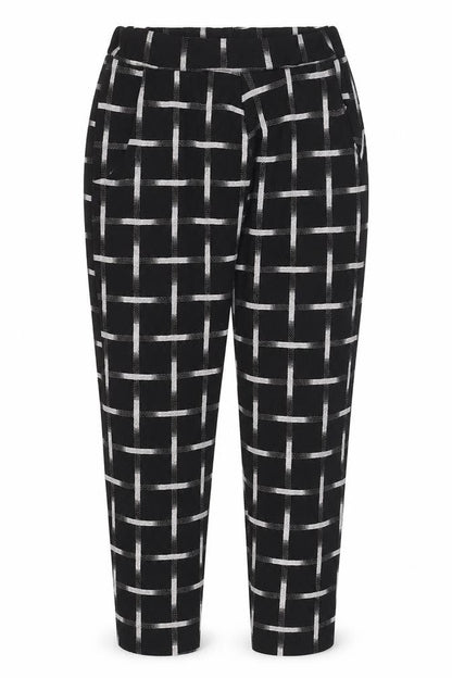 Womens UK Size 12 Missguided Regular Fit Carrot Black Trousers