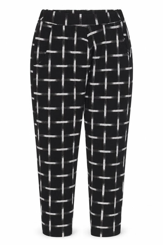 Womens UK Size 12 Missguided Regular Fit Carrot Black Trousers