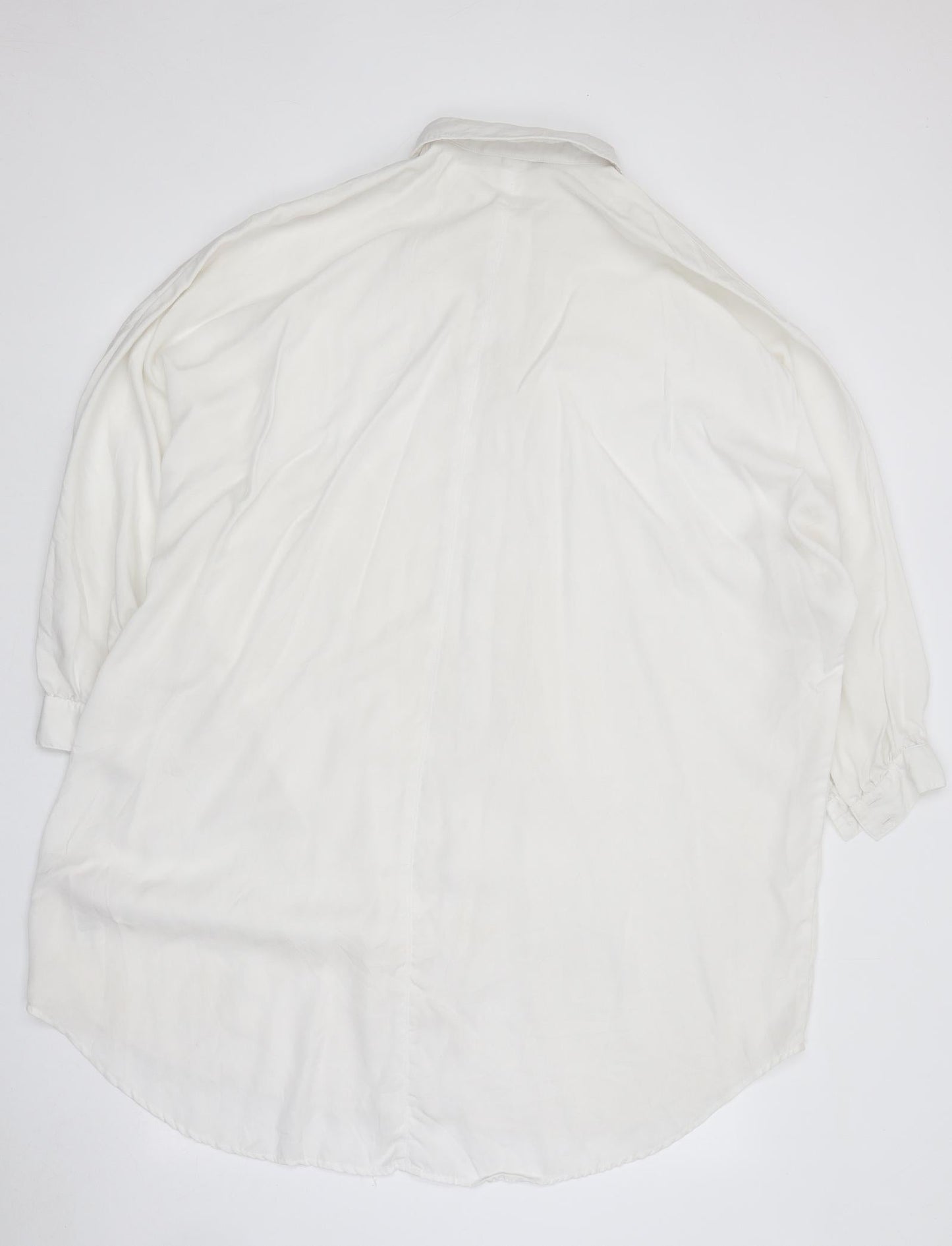 Apricot Mens White Polyester Button-Up Size M Collared Button