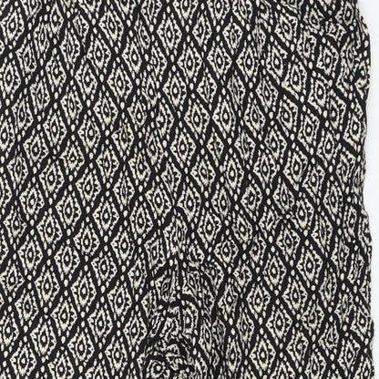 prew Womens Black Geometric Viscose Capri Trousers Size 32 in L22 in Regular