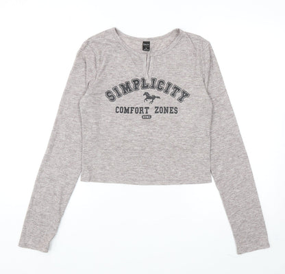 Daze Womens Grey Polyester Cropped T-Shirt Size L V-Neck - Simplicity