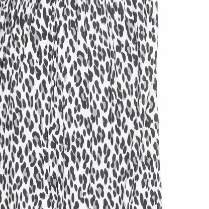 Boohoo Womens White Animal Print Polyester Bodycon Size 10 V-Neck Pullover