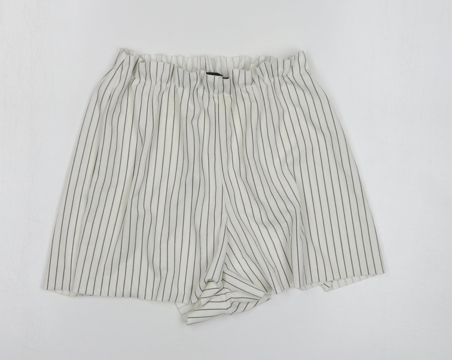 PRETTYLITTLETHING Womens White Striped Polyester Hot Pants Shorts Size 10 L3 in Regular