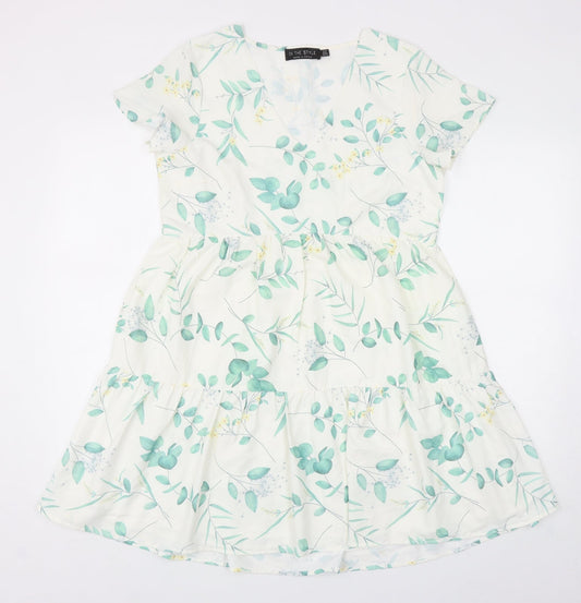 In the Style Womens White Floral Polyester Trapeze & Swing Size 10 V-Neck Pullover