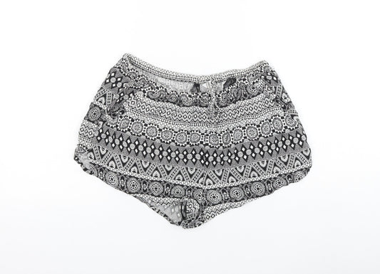 H&M Womens Black Geometric Viscose Hot Pants Shorts Size 8 L3 in Regular Drawstring