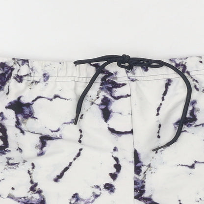 Preworn Mens White Geometric Polyester Sweat Shorts Size XL Regular Drawstring