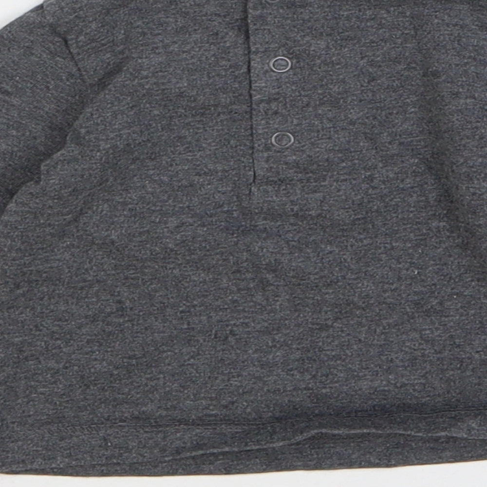Preworn Baby Grey 100% Cotton Basic T-Shirt Size 0-3 Months Round Neck Pullover