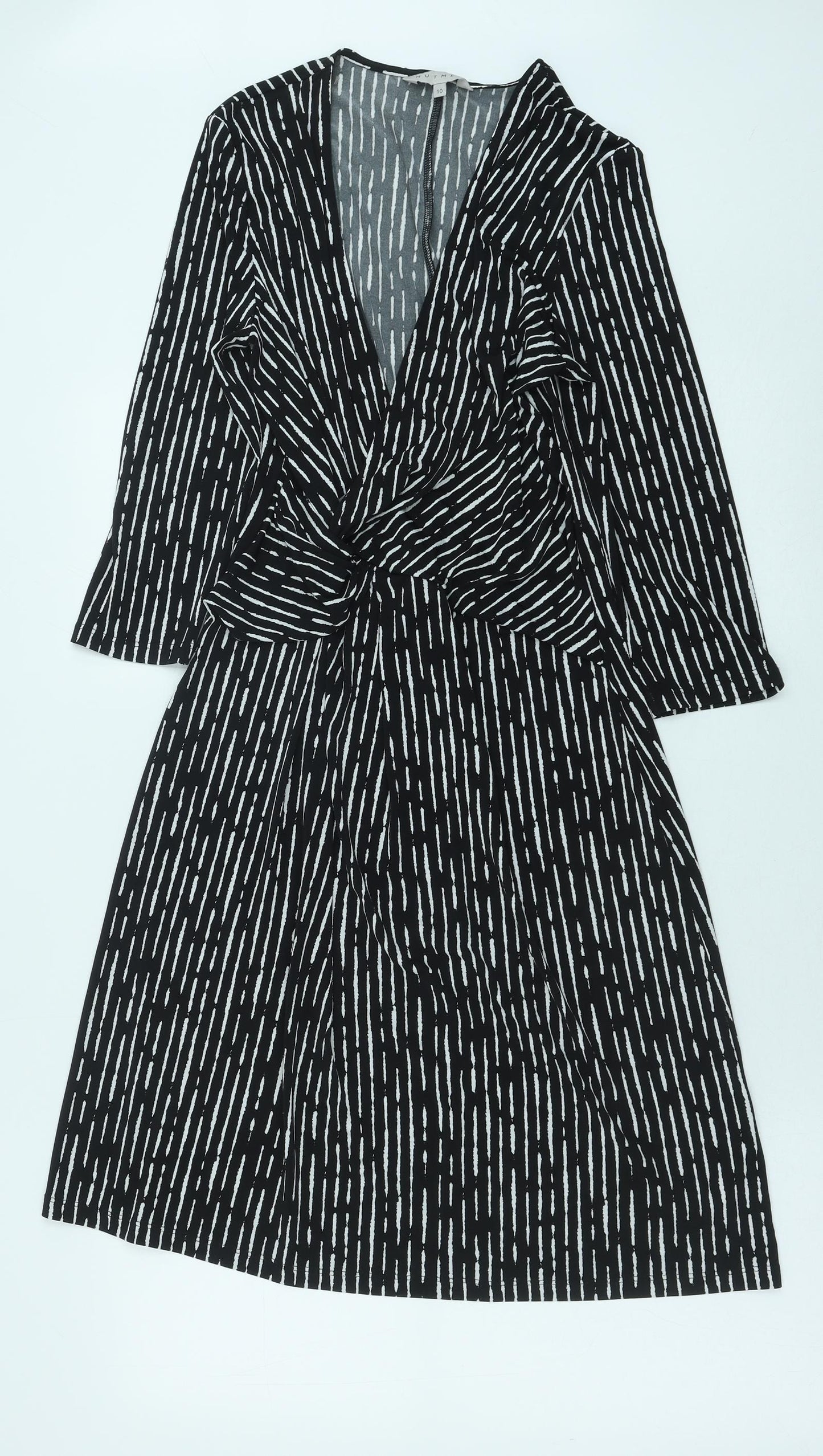 Nutmeg Womens Black Geometric Polyester A-Line Size 10 V-Neck Pullover