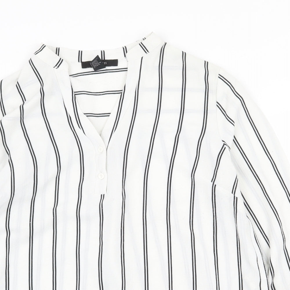 FOREVER 21 Womens White Striped Polyester Basic Blouse Size M V-Neck