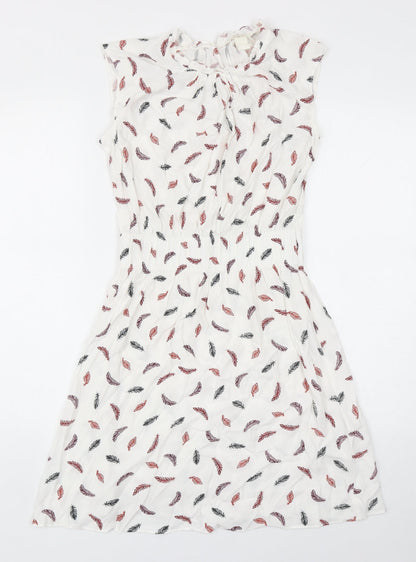 H&M Womens White Geometric Viscose Fit & Flare Size 6 Round Neck Button - Feather Print