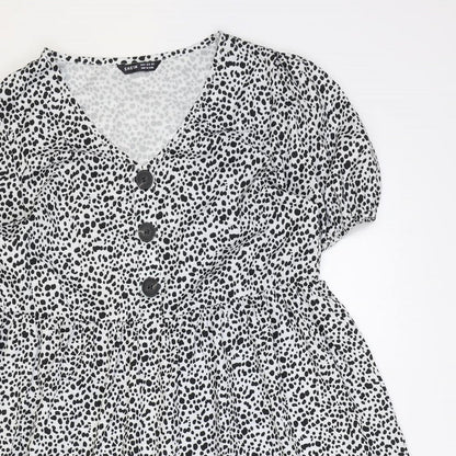 SheIn Womens White Geometric Polyester Fit & Flare Size M V-Neck Button