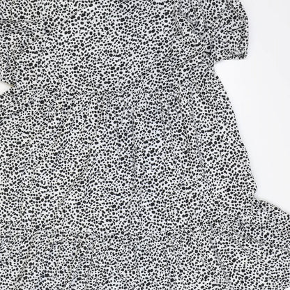 SheIn Womens White Geometric Polyester Fit & Flare Size M V-Neck Button