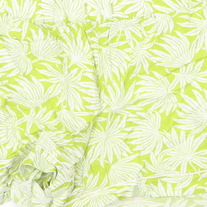 Uniqlo Womens Green Floral Viscose Bermuda Shorts Size M Regular Pull On