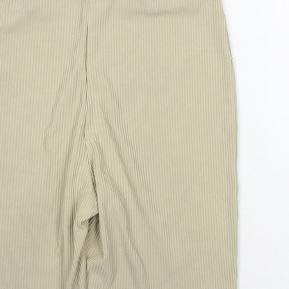 PRETTYLITTLETHING Womens Green Polyester Compression Shorts Size 12 Regular Pull On