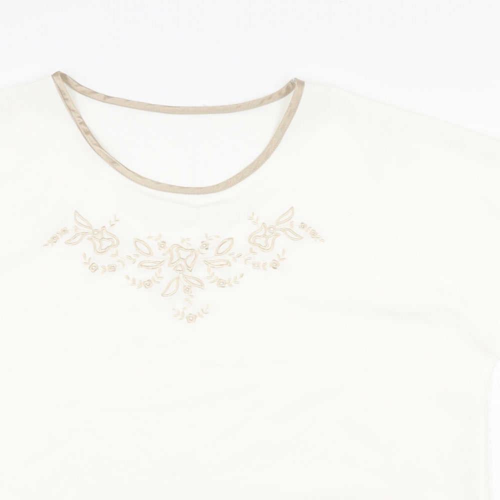 Preworn Womens White Polyester Basic T-Shirt Size 14 Round Neck