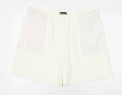 Marks and Spencer Womens Ivory Polyester Basic Shorts Size 20 Regular Pull On