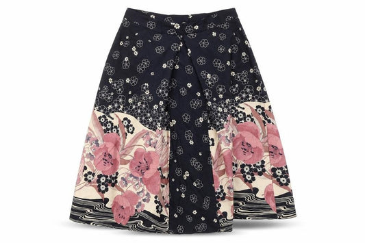Womens UK Size 27 in Preworn Tulip  Skirt