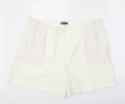 Marks and Spencer Womens White Polyester Basic Shorts Size 22 Regular Pull On