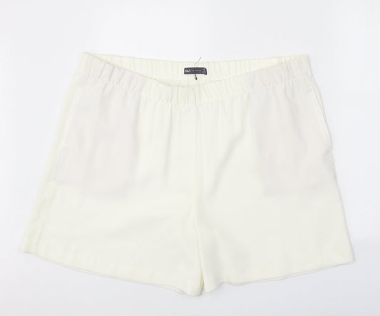Marks and Spencer Womens White Polyester Basic Shorts Size 22 Regular Pull On