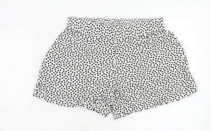 Papaya Womens White Geometric Viscose Bermuda Shorts Size 10 Regular Pull On - Heart Pattern