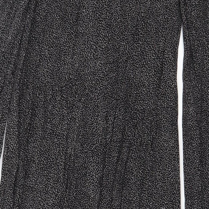H&M Womens Black Geometric Viscose Trapeze & Swing Size 6 Round Neck Button