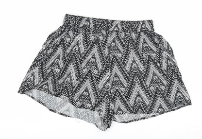 Divided Womens Black Geometric Viscose Basic Shorts Size 6 Regular Pull On - Waist 22 inches
