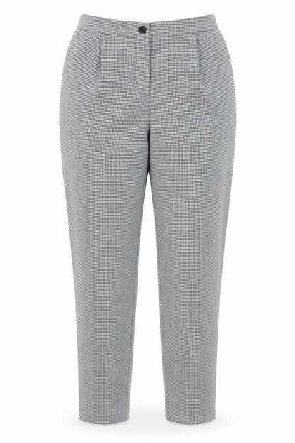 Womens UK Size 14 New Look Regular Fit Carrot Black Trousers