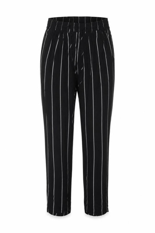 Womens UK Size 8 PRETTYLITTLETHING Regular Fit  Black Trousers