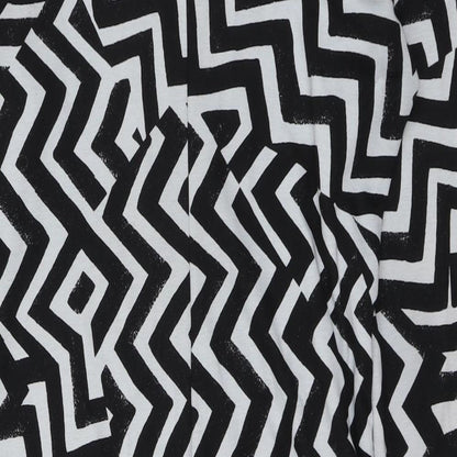 H&M Womens Black Geometric Polyester A-Line Size L Round Neck Pullover