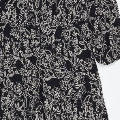 Accessorize Womens Black Floral Polyester A-Line Size M V-Neck Pullover