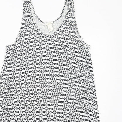 H&M Womens White Geometric Viscose Trapeze & Swing Size M Round Neck Pullover