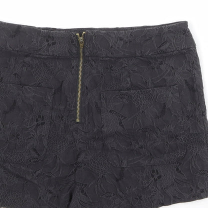 Kimchi Blue Womens Black Floral Cotton Basic Shorts Size M Regular Zip
