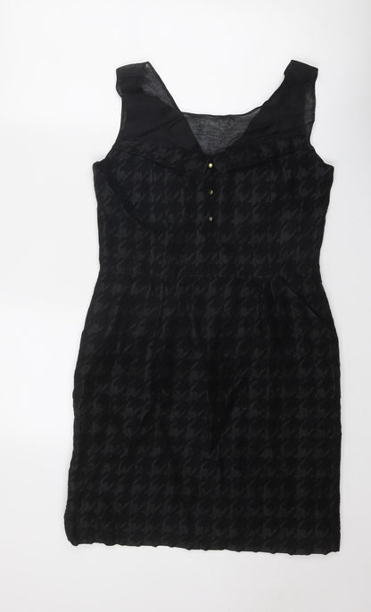 N.W. 3 Womens Black Geometric Wool Shift Size 12 V-Neck Zip