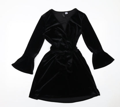 H&M Womens Black Polyester A-Line Size 8 V-Neck Pullover