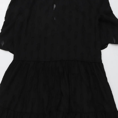 H&M Womens Black Geometric Polyester Trapeze & Swing Size 6 Round Neck Button