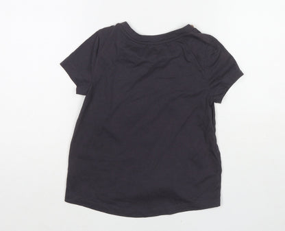 Back view of Gap girls’ grey cotton basic t-shirt, size 6-7, years round neck pullover