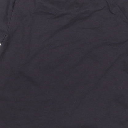 Brand and care label for Gap girls’ grey cotton basic t-shirt, size 6-7, years round neck pullover