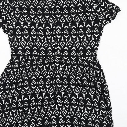H&M Womens Black Geometric Viscose A-Line Size 8 Round Neck Pullover