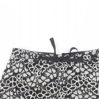 H&M Womens Black Floral Cotton Basic Shorts Size 6 L3 in Regular Zip