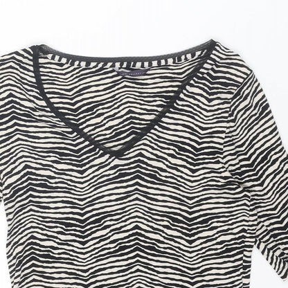Marks and Spencer Womens Black Animal Print Viscose Basic T-Shirt Size 8 V-Neck - Tiger Print