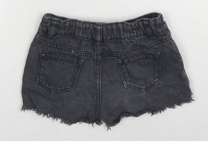 Marks and Spencer Girls Black Cotton Cut-Off Shorts Size 3-4 Years L3 in Regular Buckle