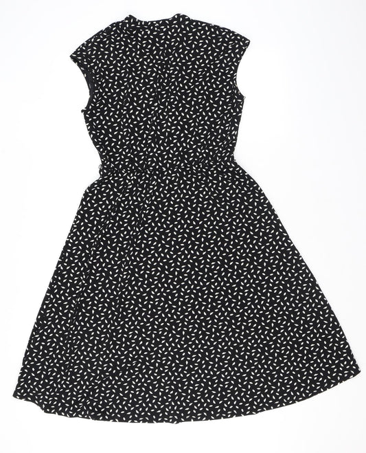 H&M Womens Black Geometric Polyester A-Line Size M V-Neck Pullover