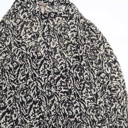 H&M Womens Black Geometric Polyester Shift Size 2XL Mock Neck Button