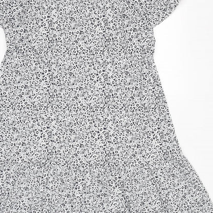 Marks and Spencer Womens White Geometric Viscose Trapeze & Swing Size 12 Round Neck Pullover